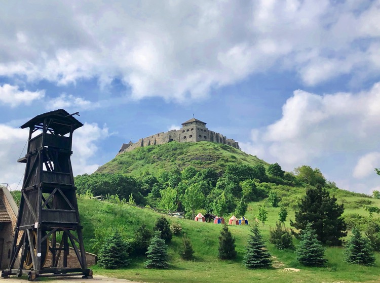 Egy hétvégébe belefér! A Sümeg – Nagyvázsony – Köveskál háromszög Egy hétvégébe belefér! A Sümeg – Nagyvázsony – Köveskál háromszög